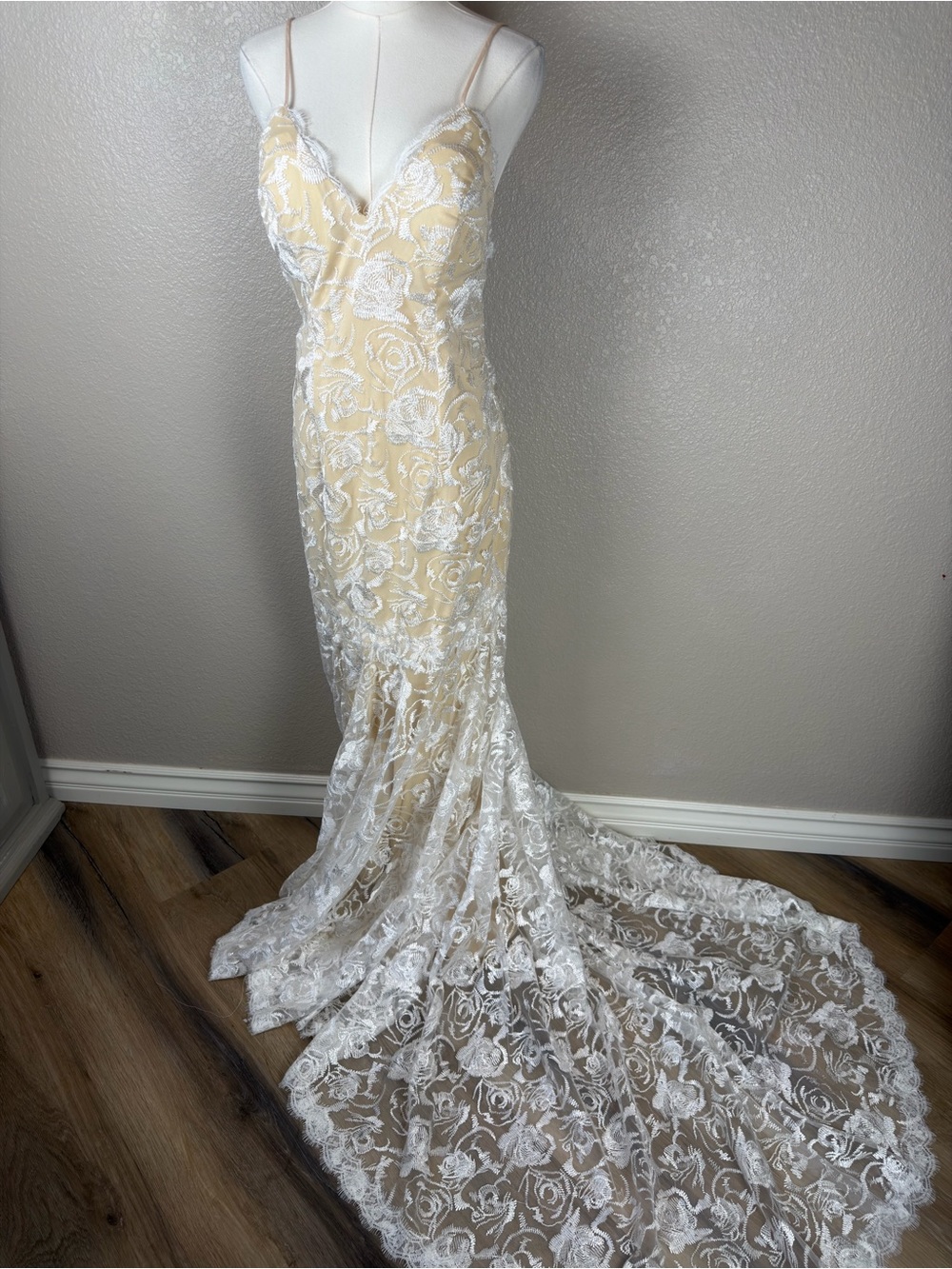 NWT Wear Your Love Ivory Lace Mermaid Wedding Dress Nude Lining Size 8